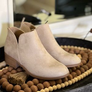 City Classified Shoes Jocelyn Booties for Women in Brown 8.5. New!